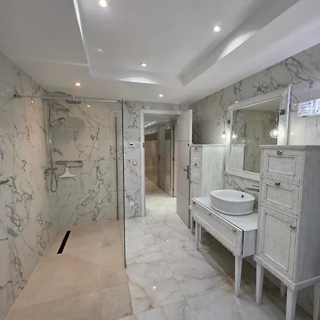 Luxury L'oranour
